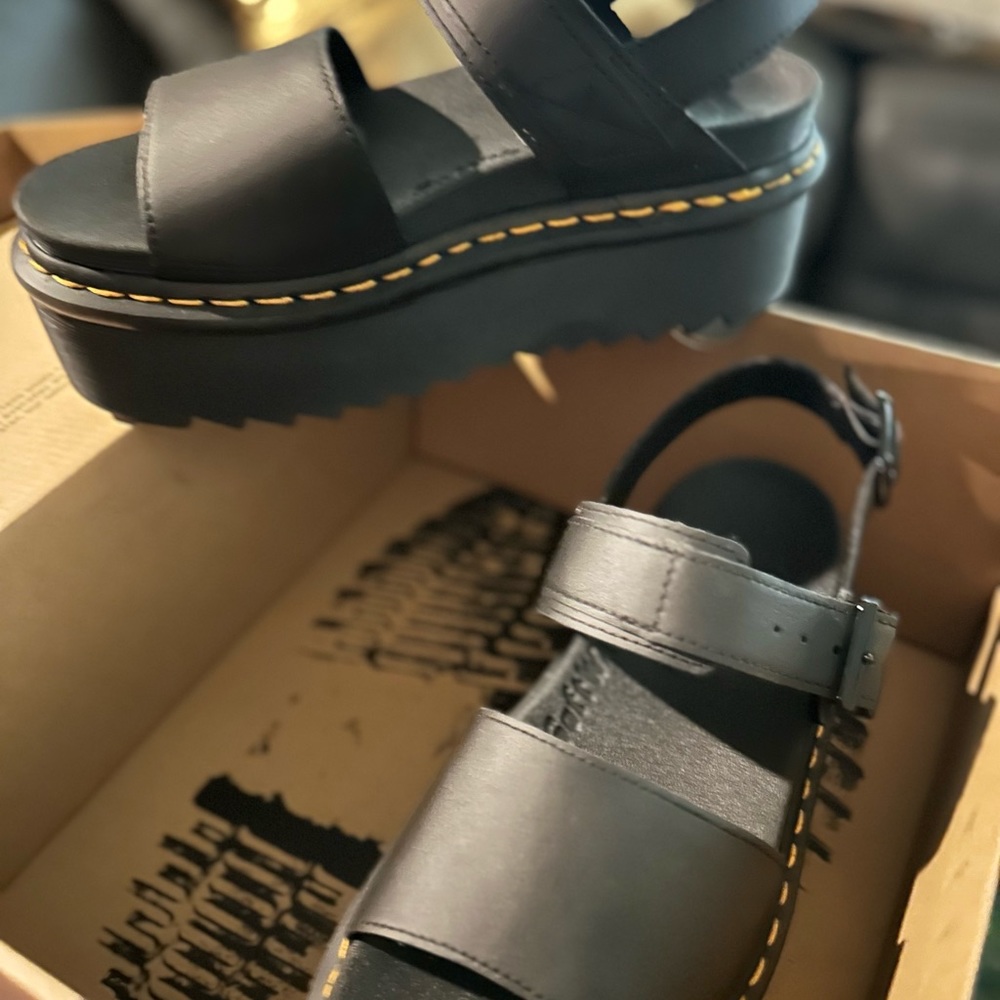 Dr. Martens women’s sandals sz 8
